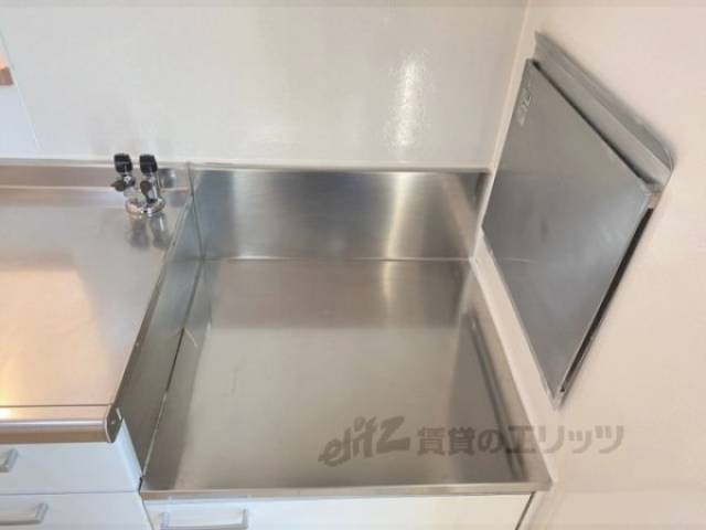キッチン　コンロ置き場