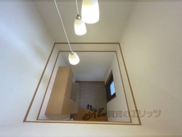 玄関　吹き抜け