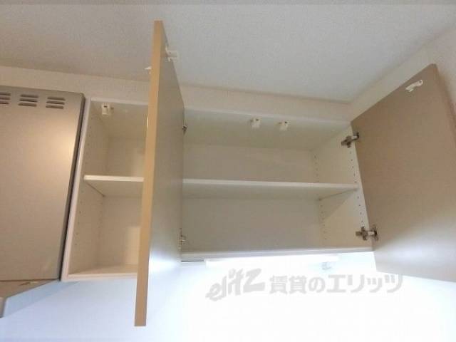 キッチン　上部収納