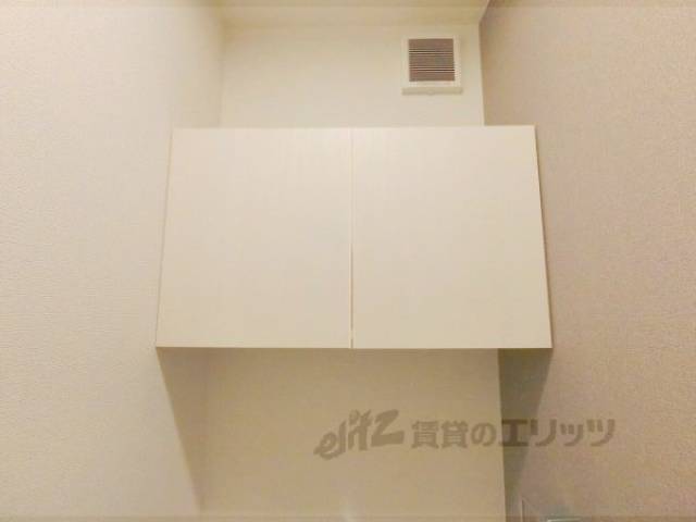 トイレ　上部収納