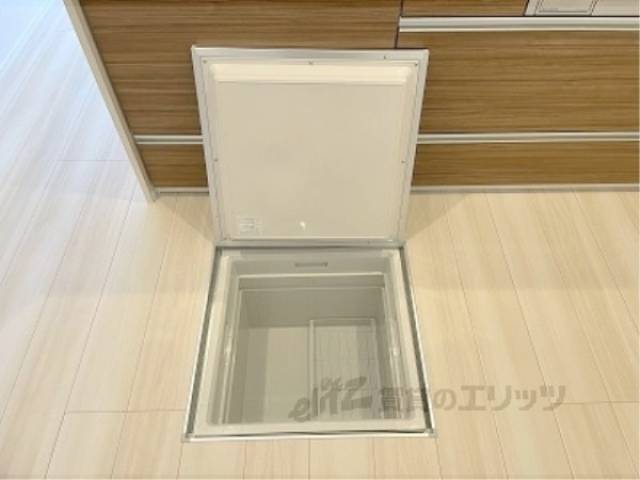 キッチン　床下収納