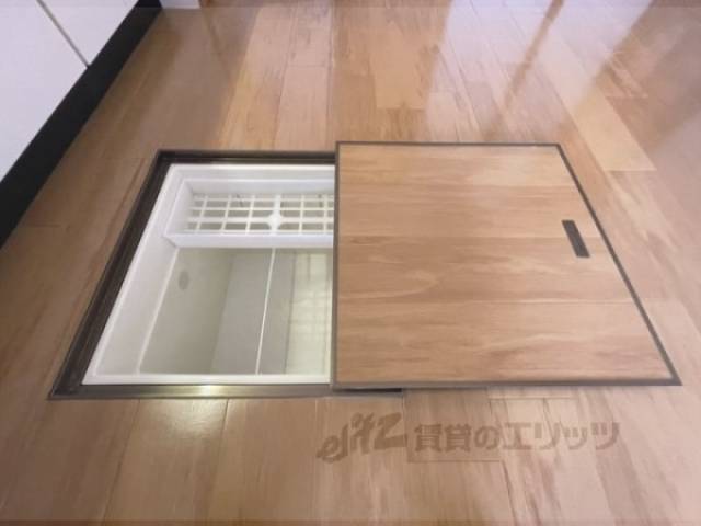 収納　床下収納
