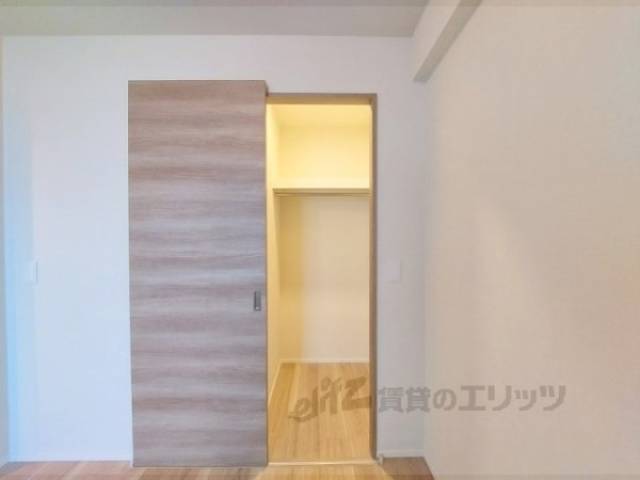 洋室　収納