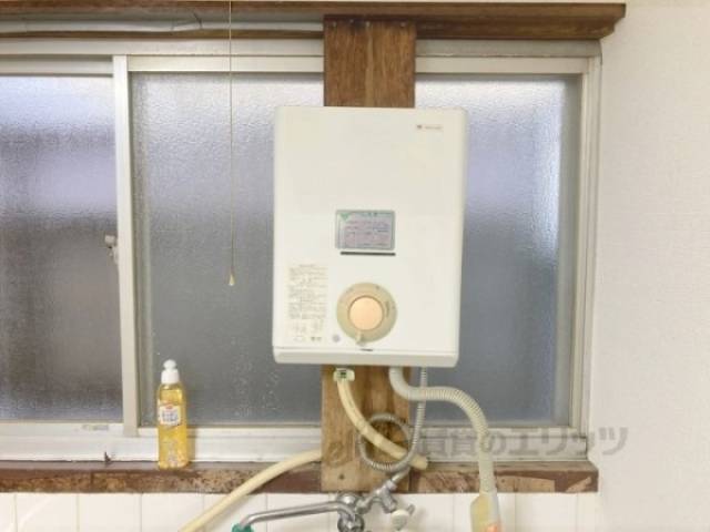 キッチン　ガス給湯器