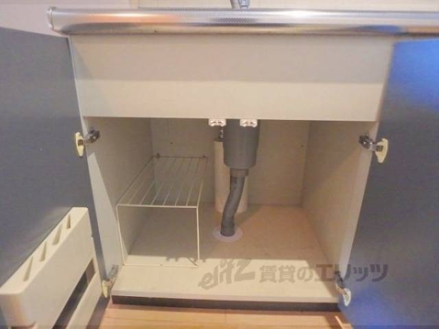 キッチン　収納下部