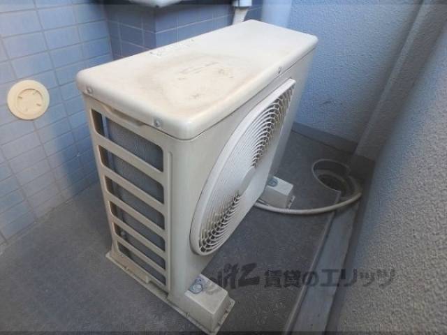 エアコン　室外機