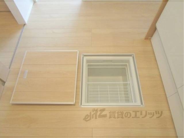 キッチン　床下収納