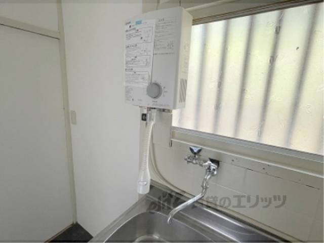 キッチン　給湯器