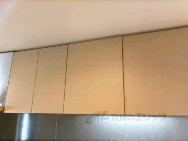 キッチン　上部収納