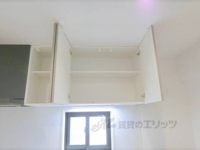 キッチン　上部収納