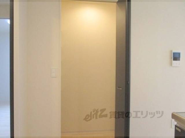 収納　キッチン横