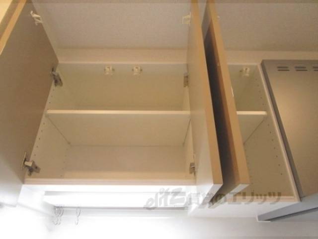 キッチン　キッチン上部収納