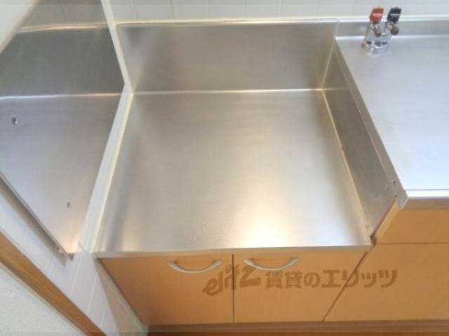 キッチン　コンロ置き場