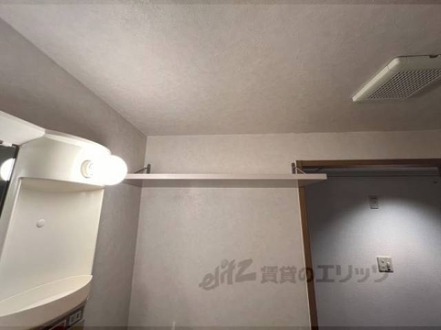 洗濯機置場　物置