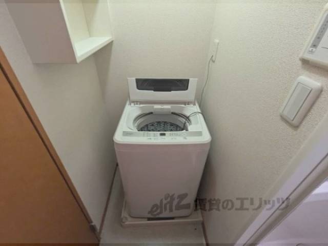 洗濯機置場　洗濯機