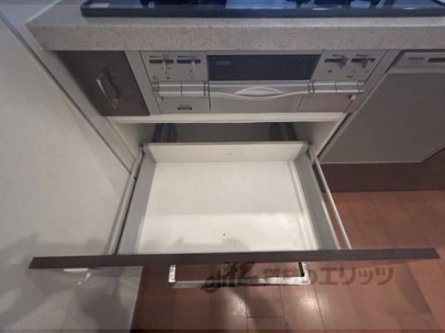 キッチン　下部収納