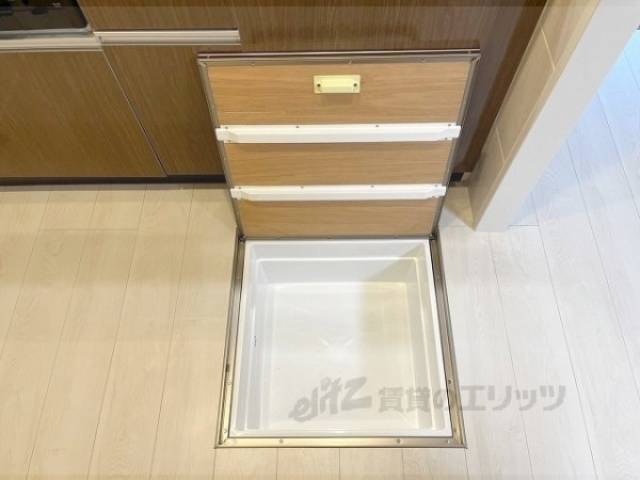 キッチン　床下収納