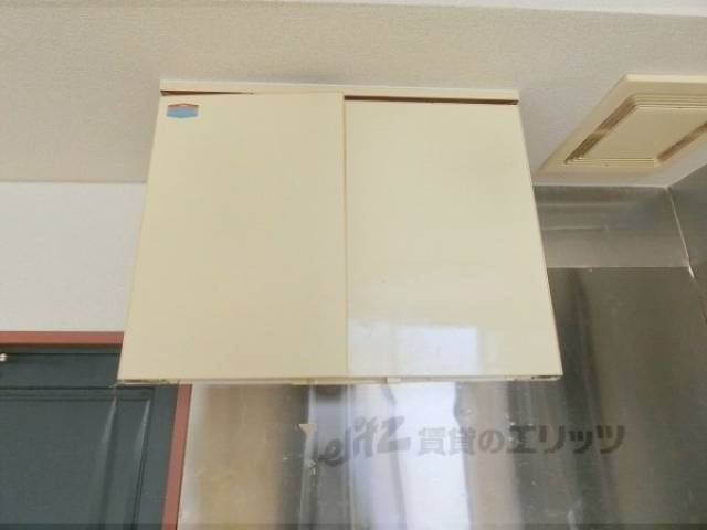 キッチン　上部収納