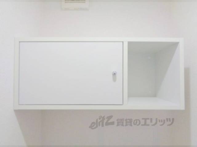 トイレ　上収納