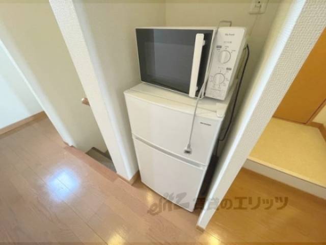 冷蔵庫置場　電子レンジと冷蔵庫