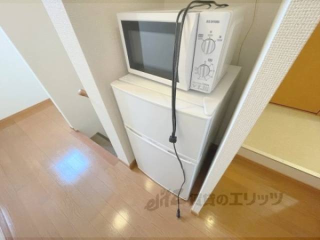 冷蔵庫置場　電子レンジと冷蔵庫