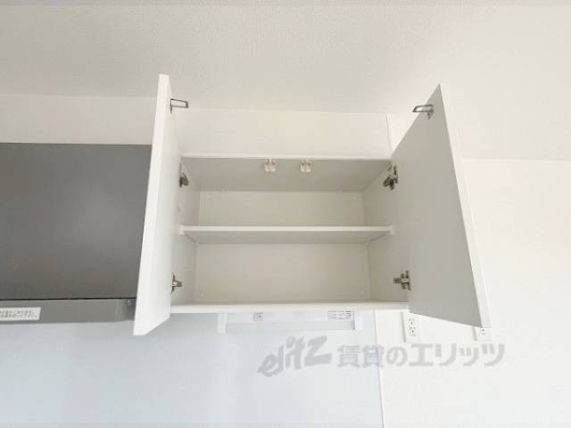 キッチン　上部収納