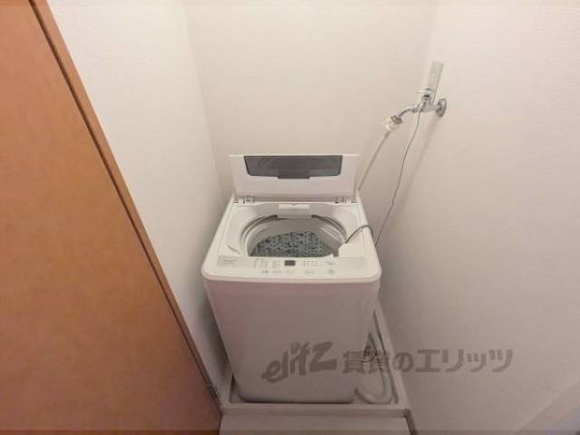 洗濯機置場　洗濯機