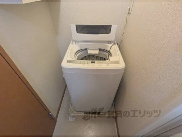 洗濯機置場　洗濯機