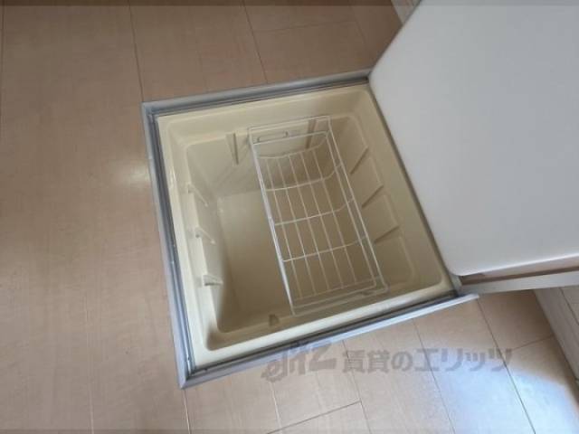 収納　床下収納