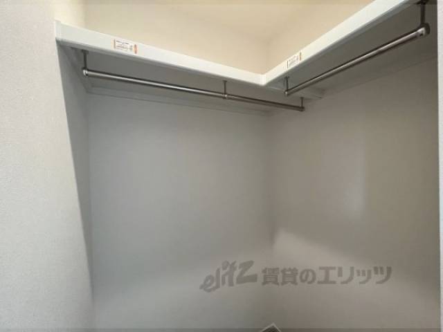 洋室　収納