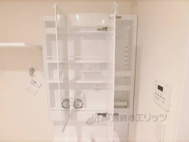 洗面所　上部収納