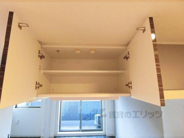 キッチン　上部収納