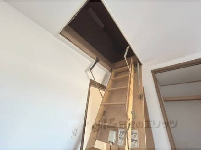 収納　屋根裏収納