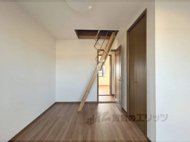 洋室　6.5帖洋室