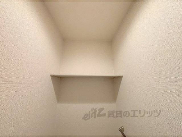 トイレ　物置