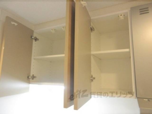 キッチン　キッチン上部収納