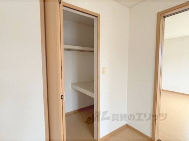洋室　収納