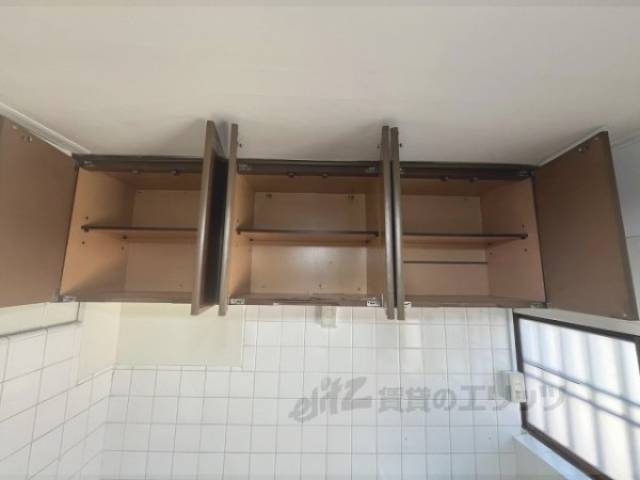 キッチン　上部収納