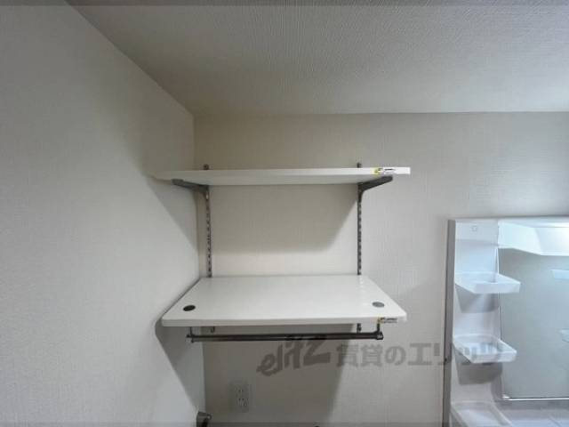 洗濯機置場　物置