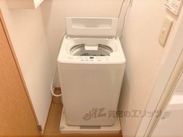 洗濯機置場　洗濯機