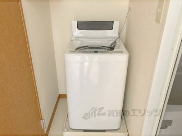 洗濯機置場　洗濯機
