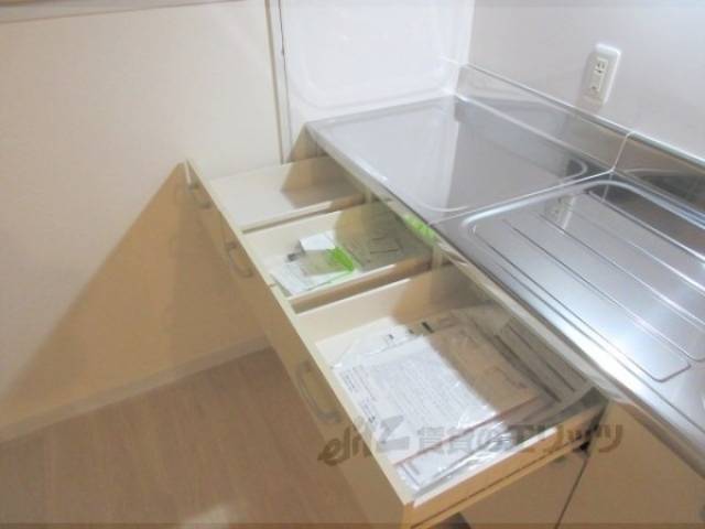 キッチン　引き出し