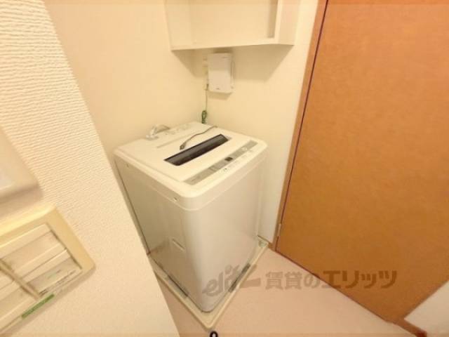 洗濯機置場　洗濯機