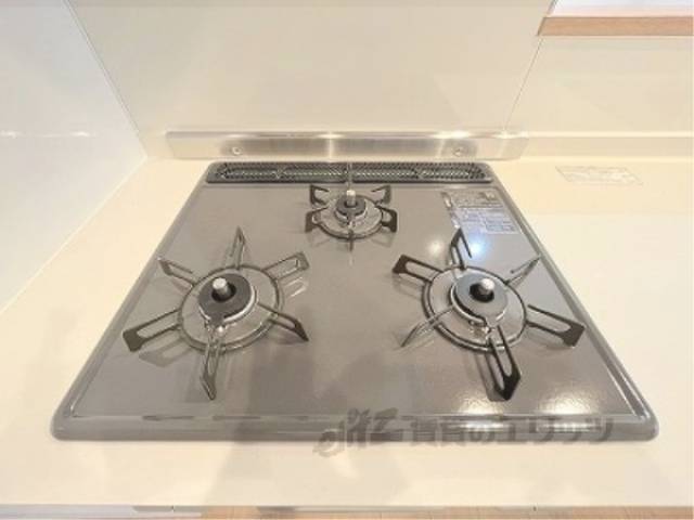 キッチン　ガス3口コンロ
