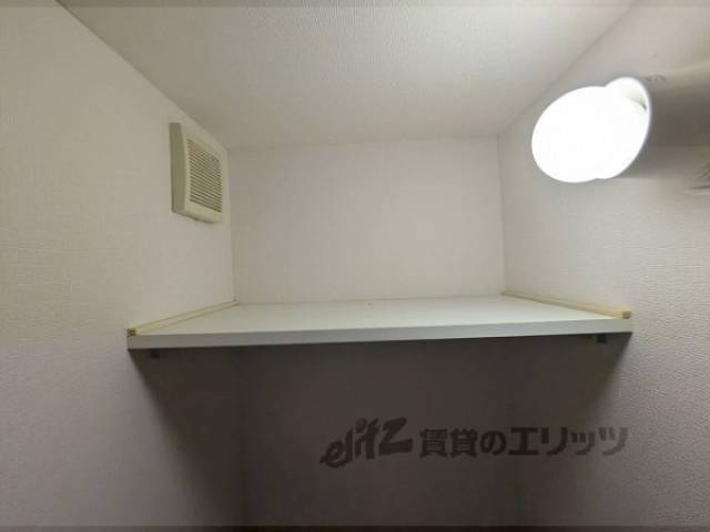 トイレ　物置
