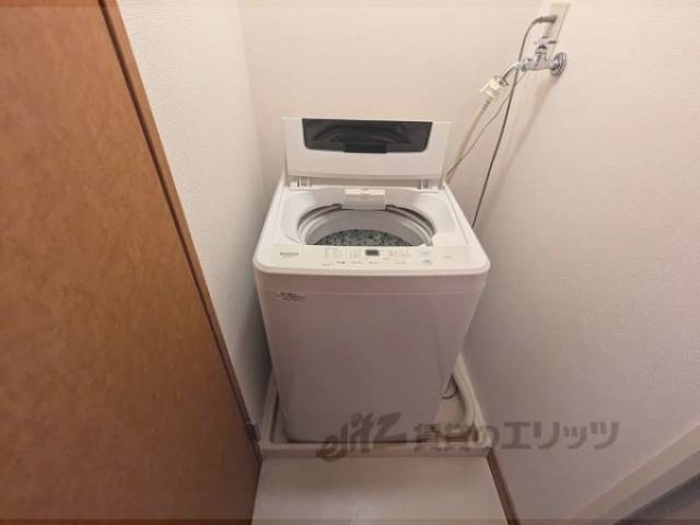 洗濯機置場　洗濯機