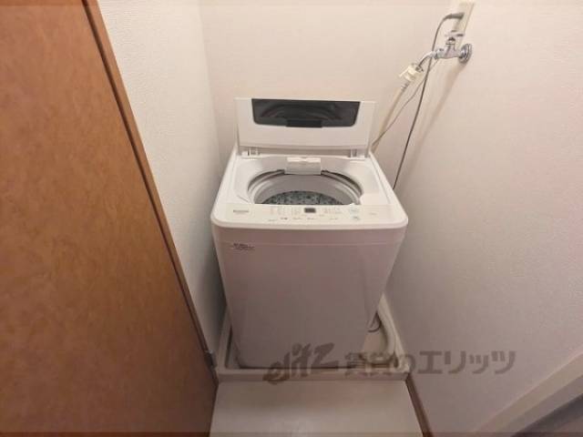 洗濯機置場　洗濯機