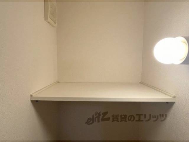 トイレ　物置