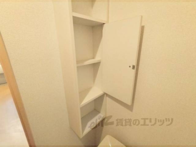 トイレ　棚
