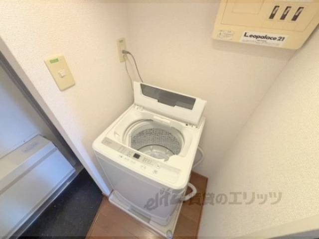 洗濯機置場　洗濯機